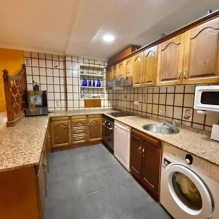 Apartman Apto Al Lado De La Playa, 1 Dormitorio, Parking *